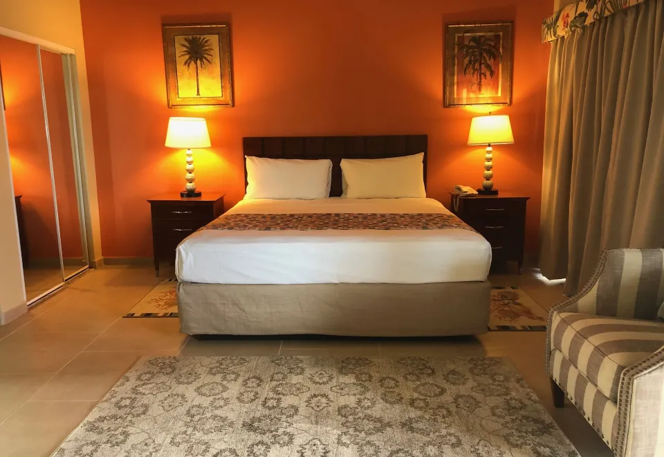 Carl's Unique Inn, Cole Bay, Sint Maarten